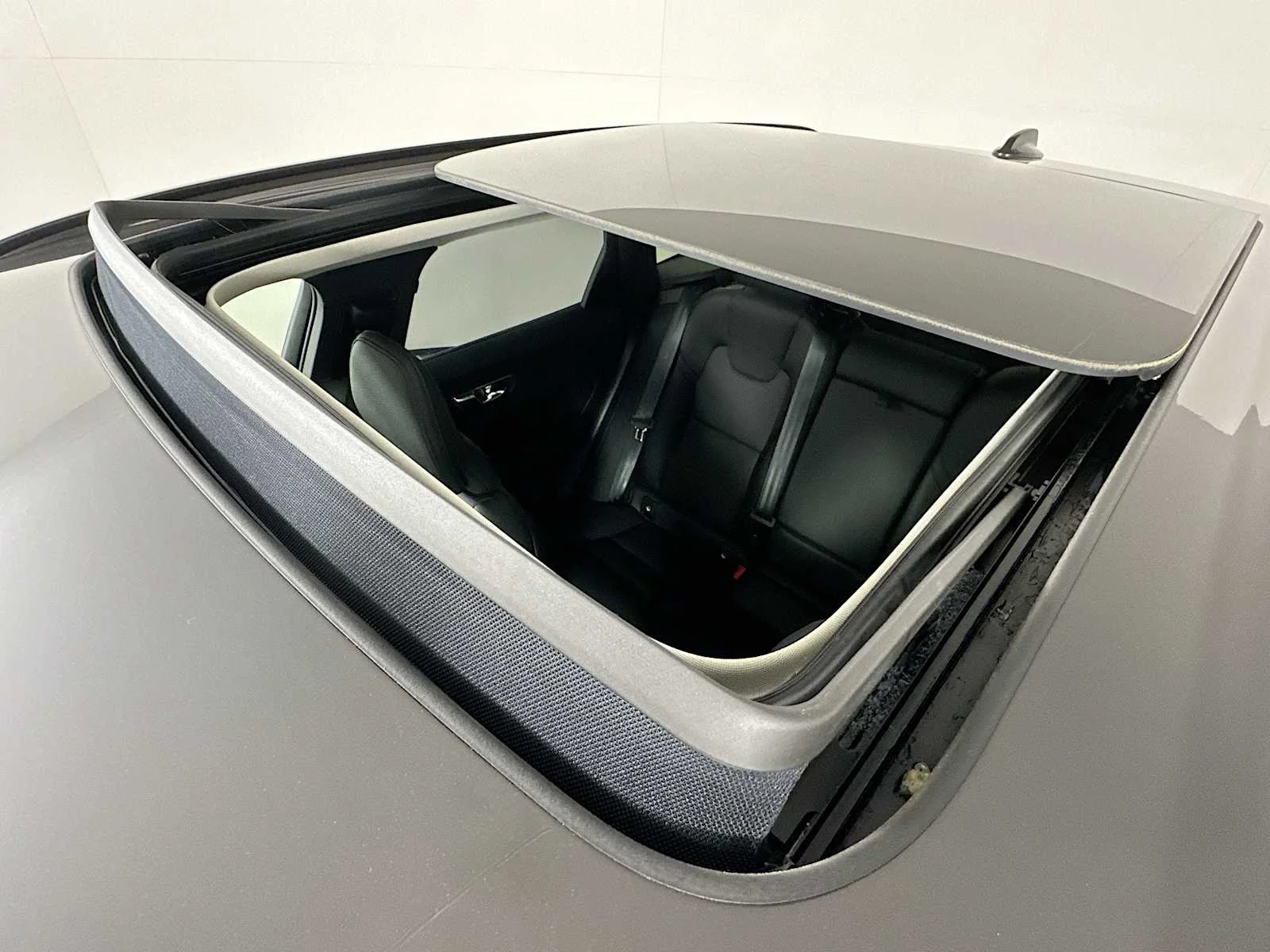 Certified Used 2025 Platinum Grey Volvo Plus image 17