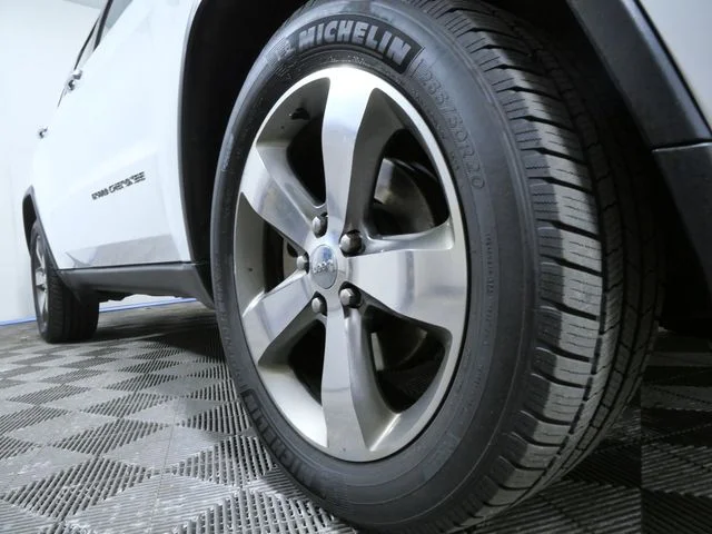 Used 2014 Jeep Grand Cherokee Limited with VIN 1C4RJFBGXEC399734 for sale in White Bear Lake, Minnesota