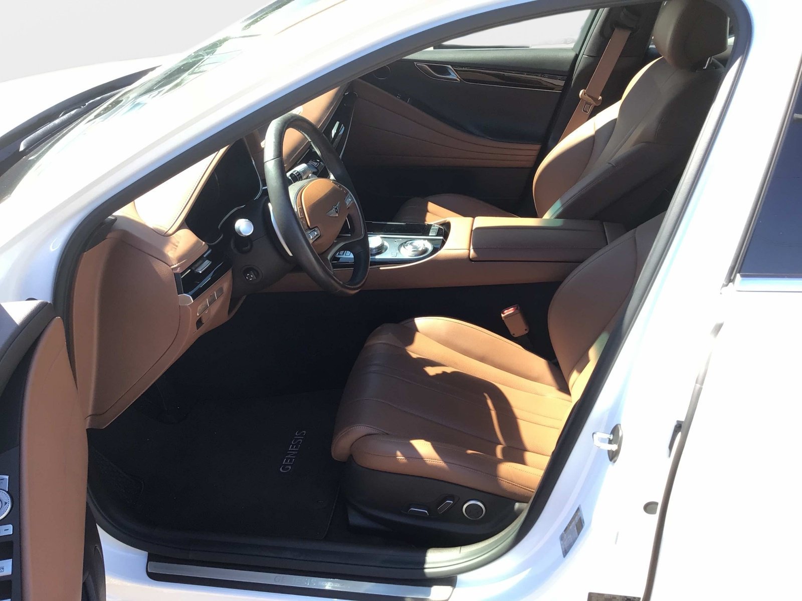 Used 2024 Uyuni White Genesis 2.5T image 8