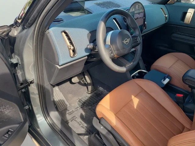 Used 2025 Green MINI S image 23