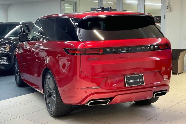 Used 2024 Red Land Rover Dynamic SE image 16