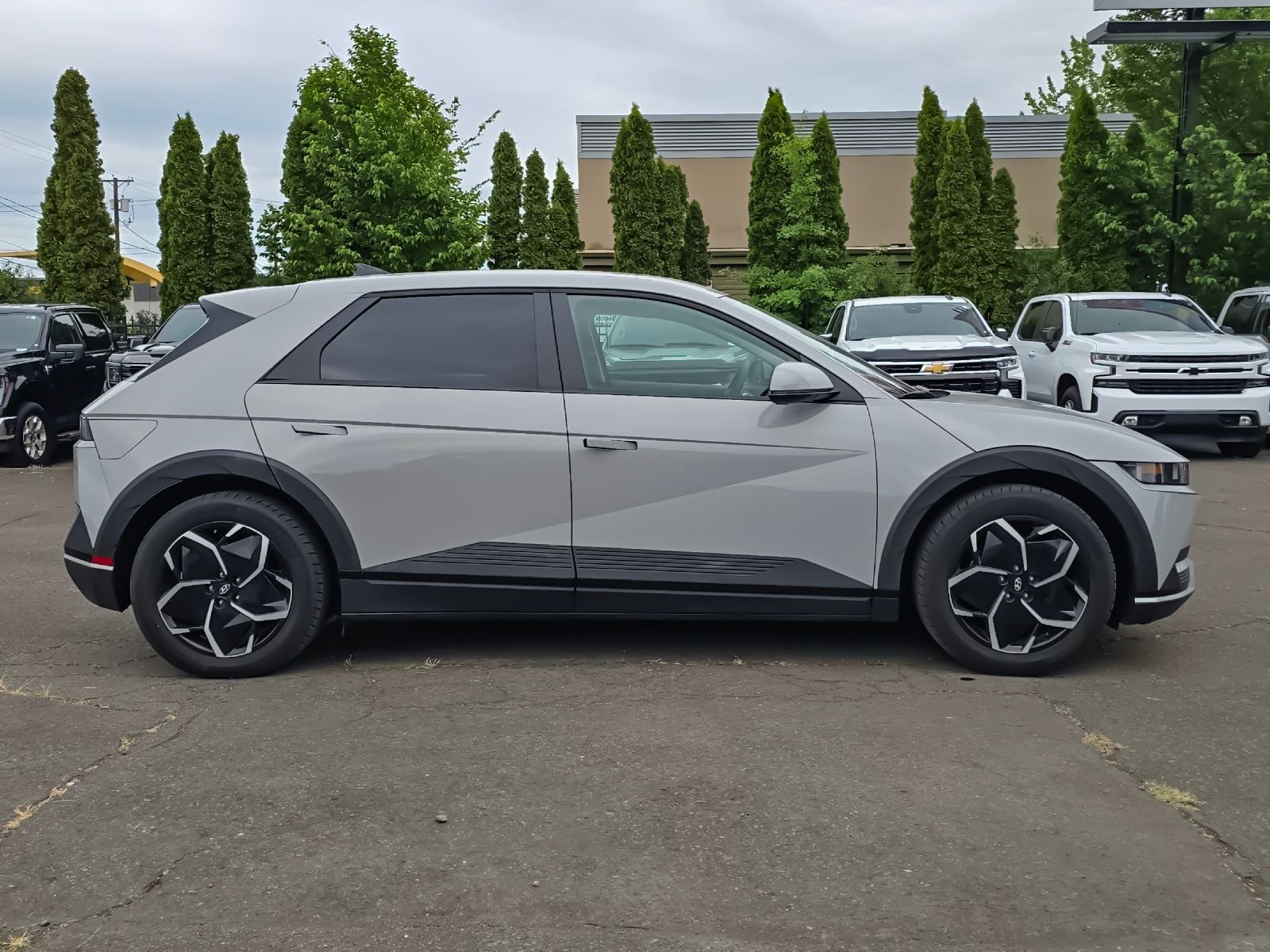Used 2024 Hyundai IONIQ 5 SEL with VIN KM8KN4DE7RU270402 for sale in Eugene, OR
