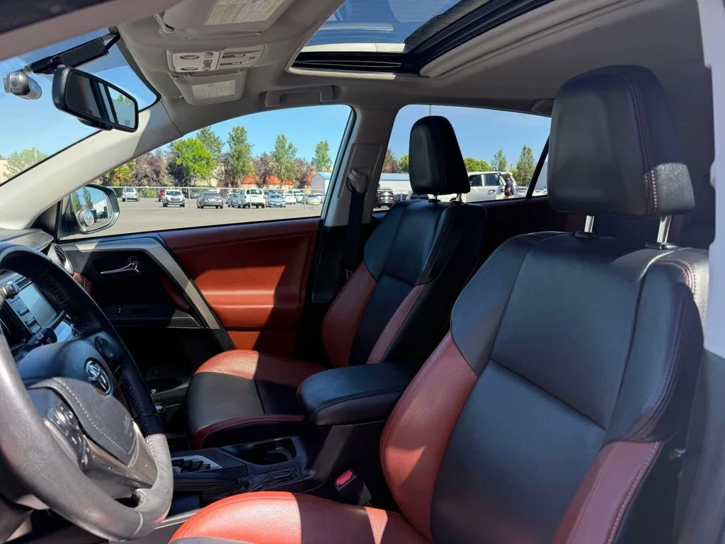 Used 2013 Blizzard Pearl Toyota Limited image 8