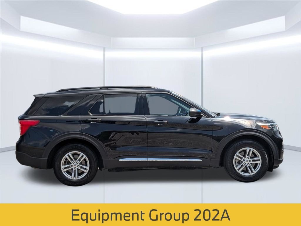 Used 2023 Black Ford XLT image 9