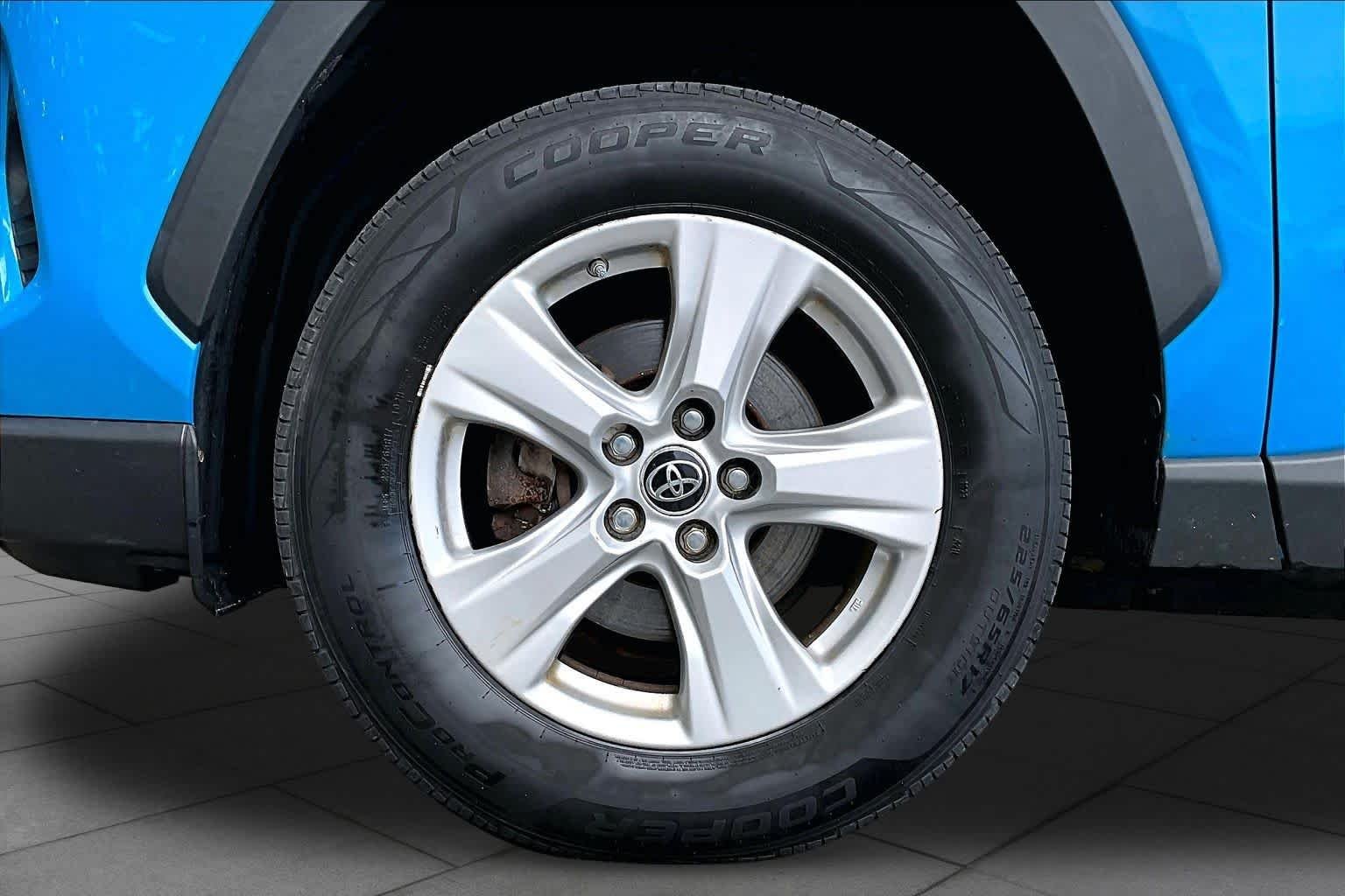 Used 2019 Blue Flame Toyota Hybrid XLE image 10