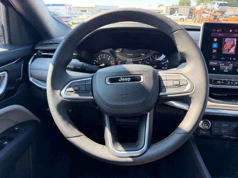 Used 2024 Gray Jeep Limited image 9