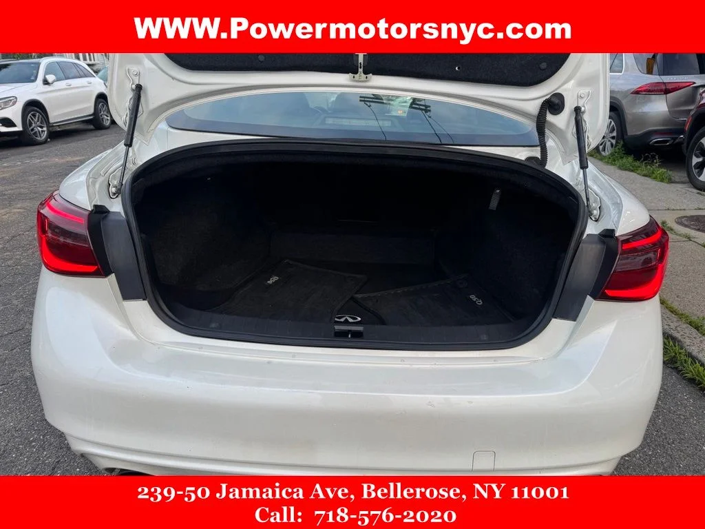 Used 2018 White INFINITI 3.0t LUXE image 20