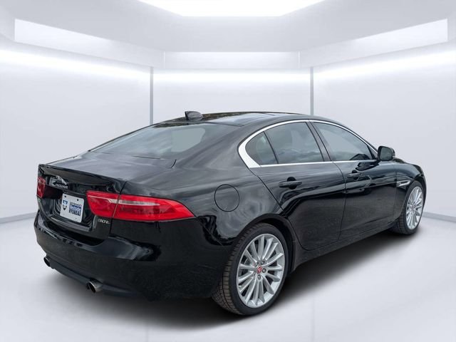 Used 2019 Silver Jaguar 30t Portfolio image 3