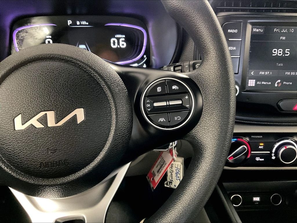 Used 2025 White Kia S image 23