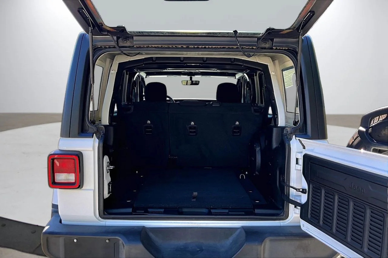 Used 2021 White Jeep Sport S image 25