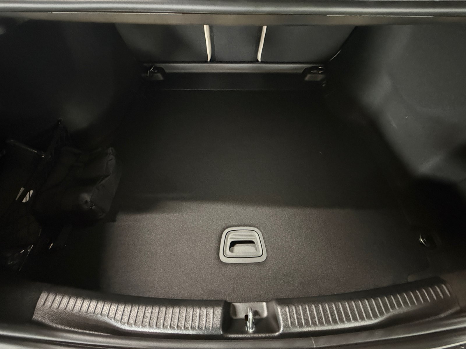 New 2026 MANUFAKTUR exclusive graphite grey magno Mercedes-Benz C 300 image 44