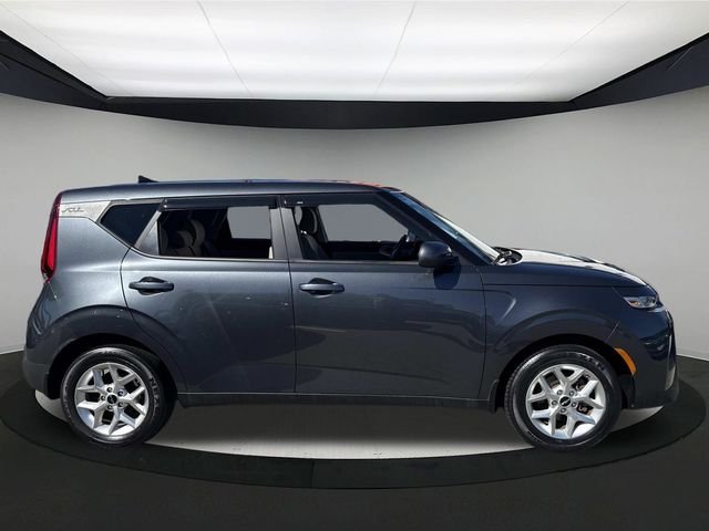 2022 Kia Soul LX photo 3