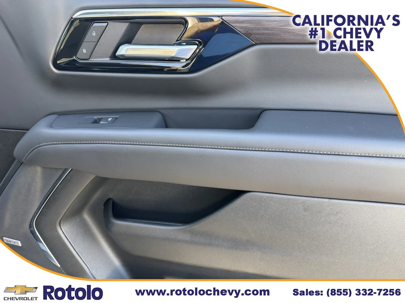 Used 2025 Iridescent Pearl Tricoat Chevrolet Z71 image 9