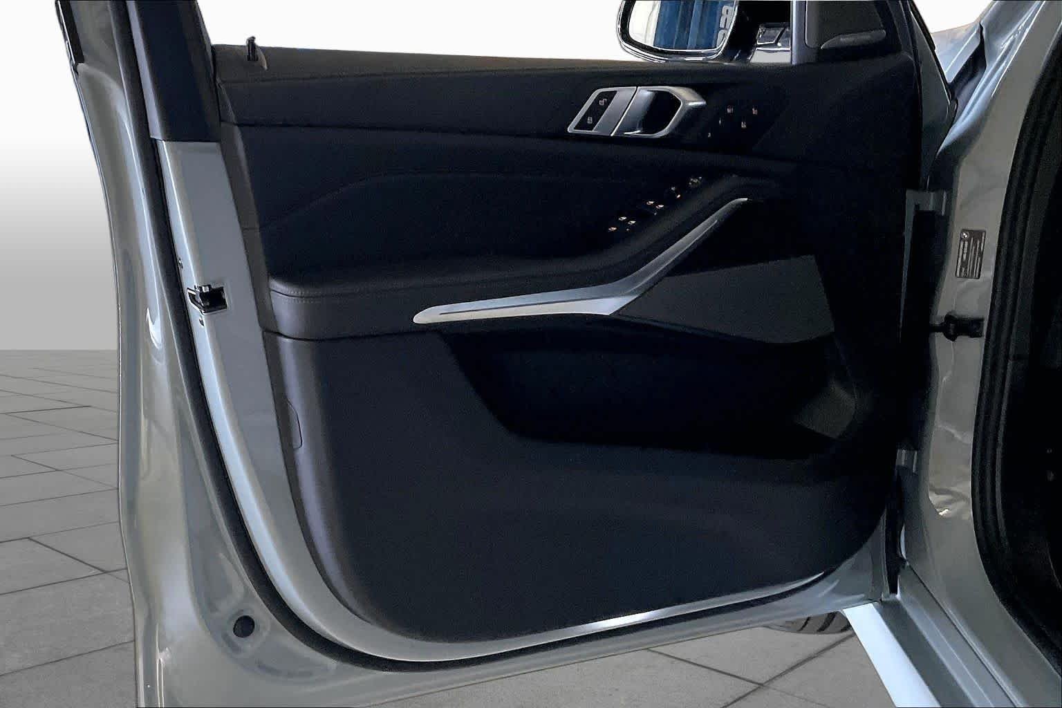 New 2026 Brooklyn Grey Metallic BMW xDrive40i image 10