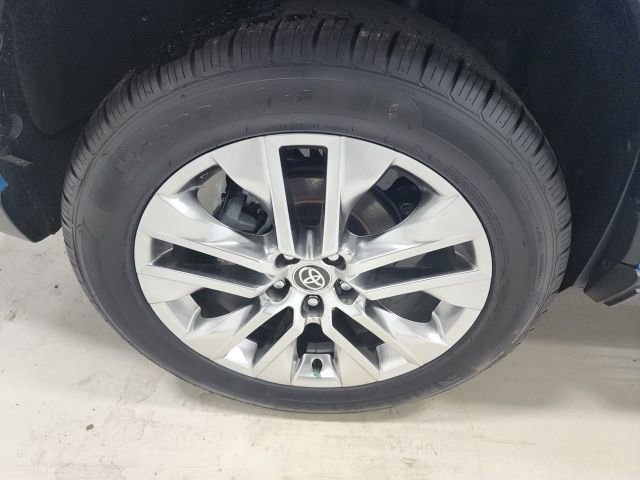 2021 Toyota RAV4 XLE Premium - Photo 40