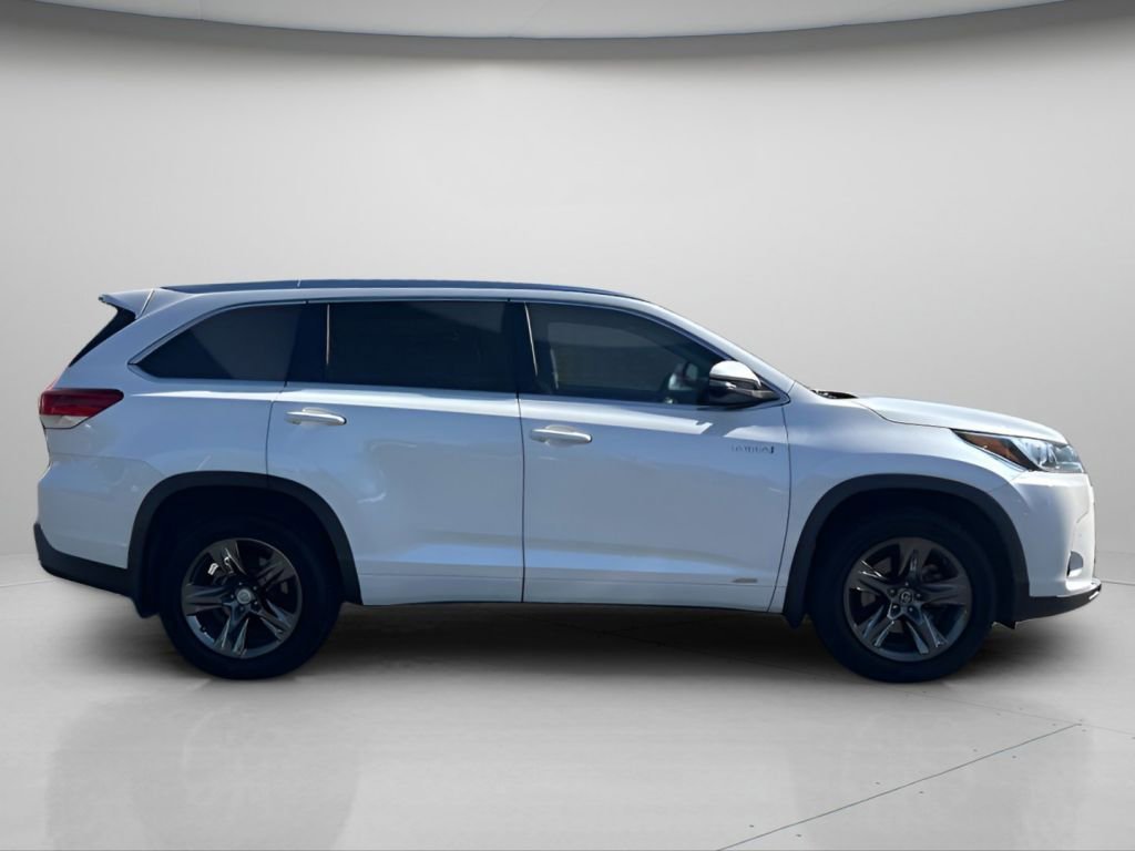 Used 2017 Blizzard Pearl Toyota Limited Platinum image 3