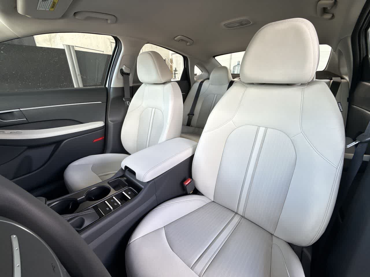 New 2026 Aero Silver Hyundai SE image 14