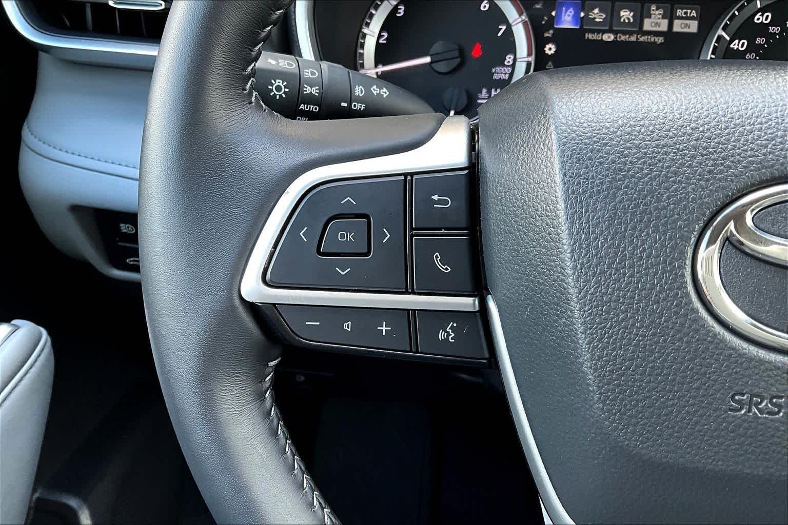 2025 Toyota Highlander XLE - Photo 24