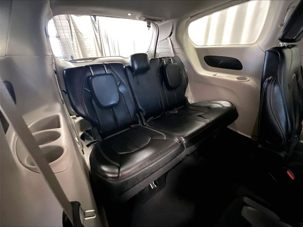 Used 2023 White Chrysler Touring L image 17