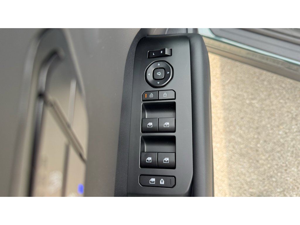 New 2027 Black Jade Green Kia X-Line EX image 24