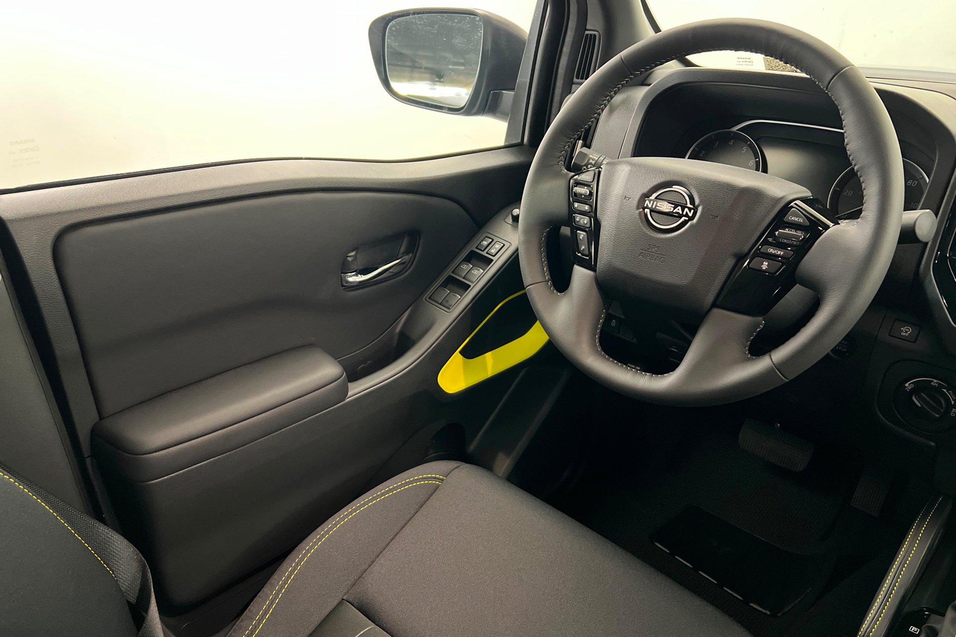 New 2027 Boulder Gray Pearl Nissan Crew Cab SV image 12