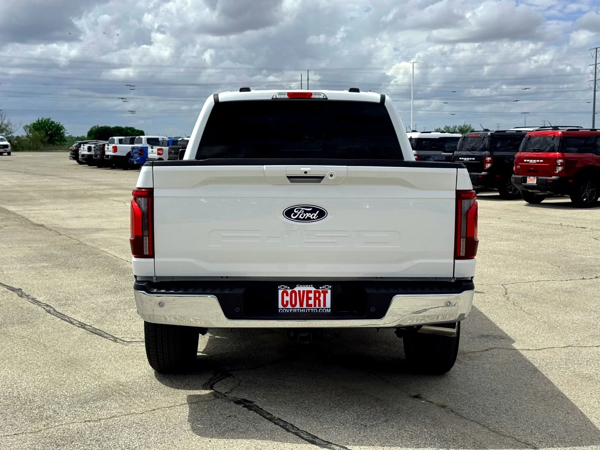 Used 2024  Ford Lariat image 7