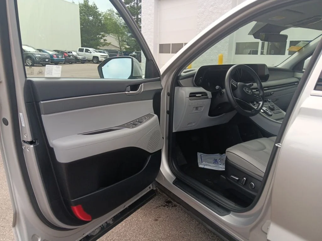 Used 2025 Typhoon Silver Hyundai SEL image 11