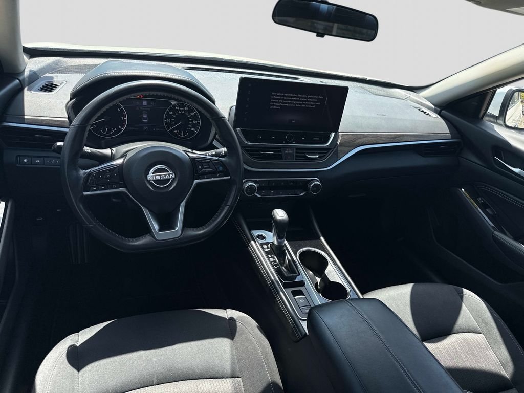 Used 2023 White Nissan 2.5 SV image 10