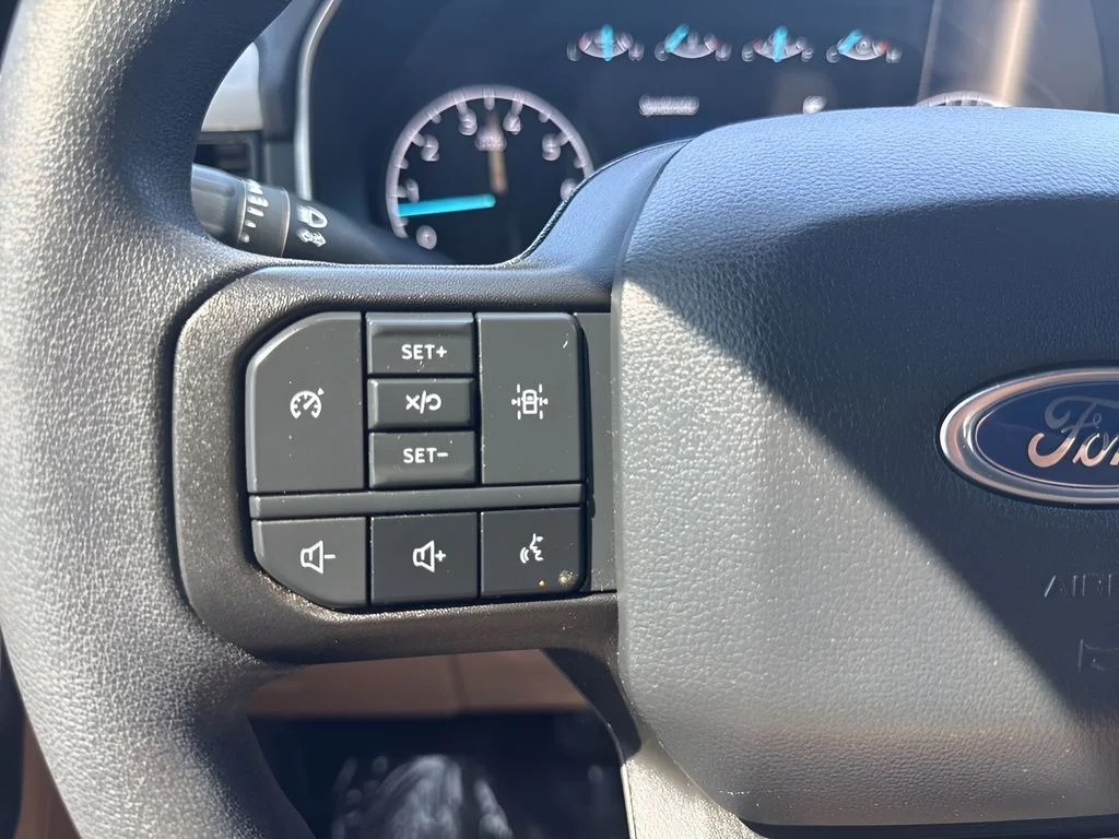 Used 2023 Black Ford XLT image 14