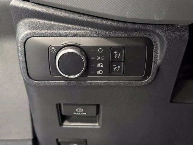 Used 2022 Green Ford Base image 11
