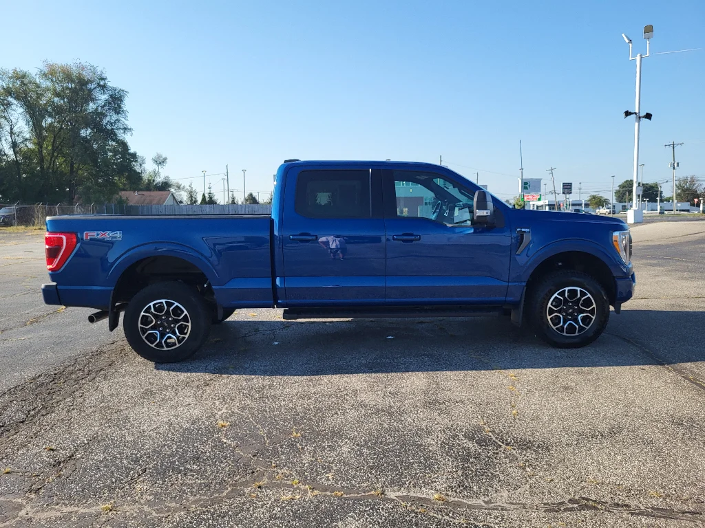 Used 2023 Atlas Blue Metallic Ford XLT image 5