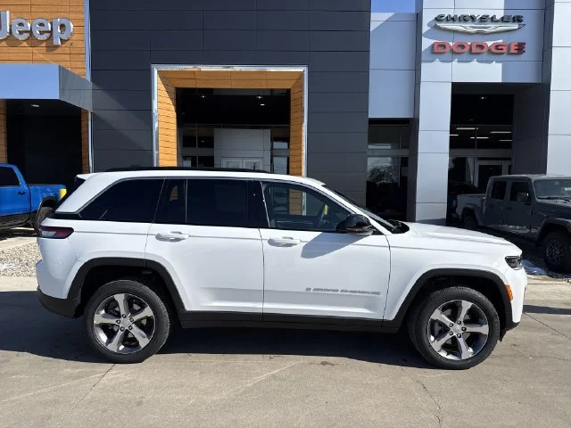 New 2026 White Jeep Limited image 28