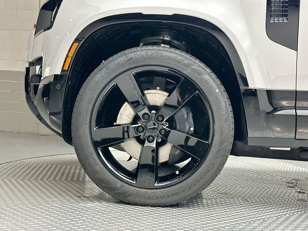 New 2026 Borasco Grey Land Rover X-Dynamic SE image 13