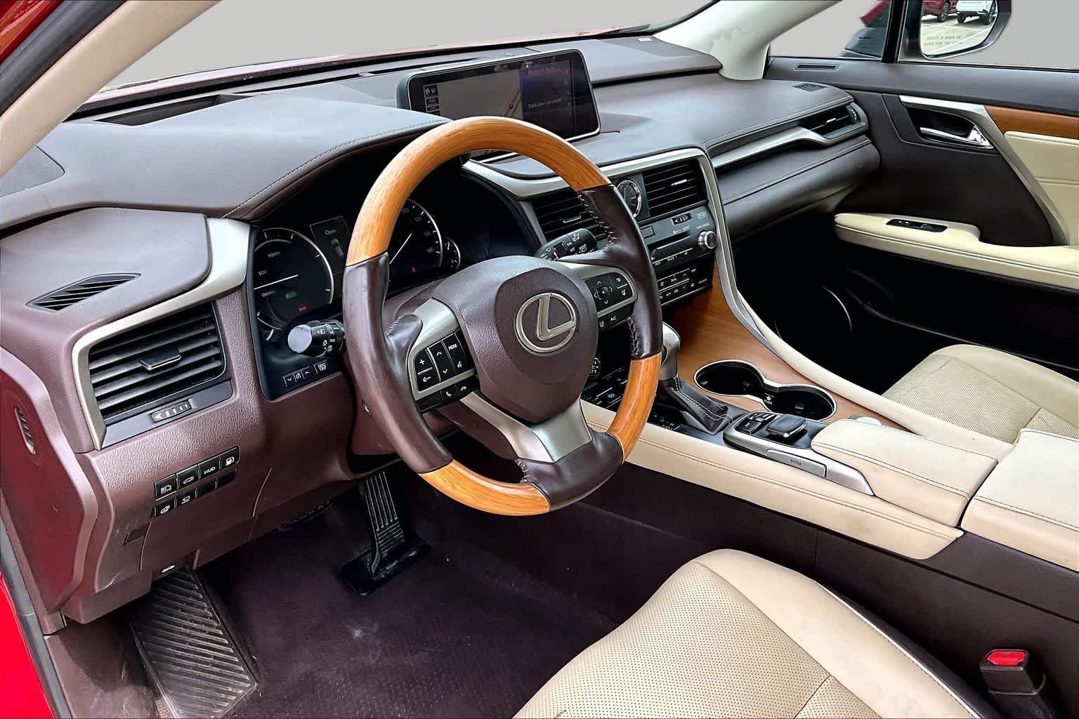 Used 2019 Matador Red Mica Lexus  image 18