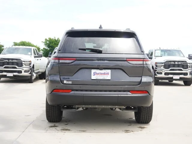 New 2026 Baltic Gray Metallic Clear-Coat Exterior Paint Jeep Altitude image 8