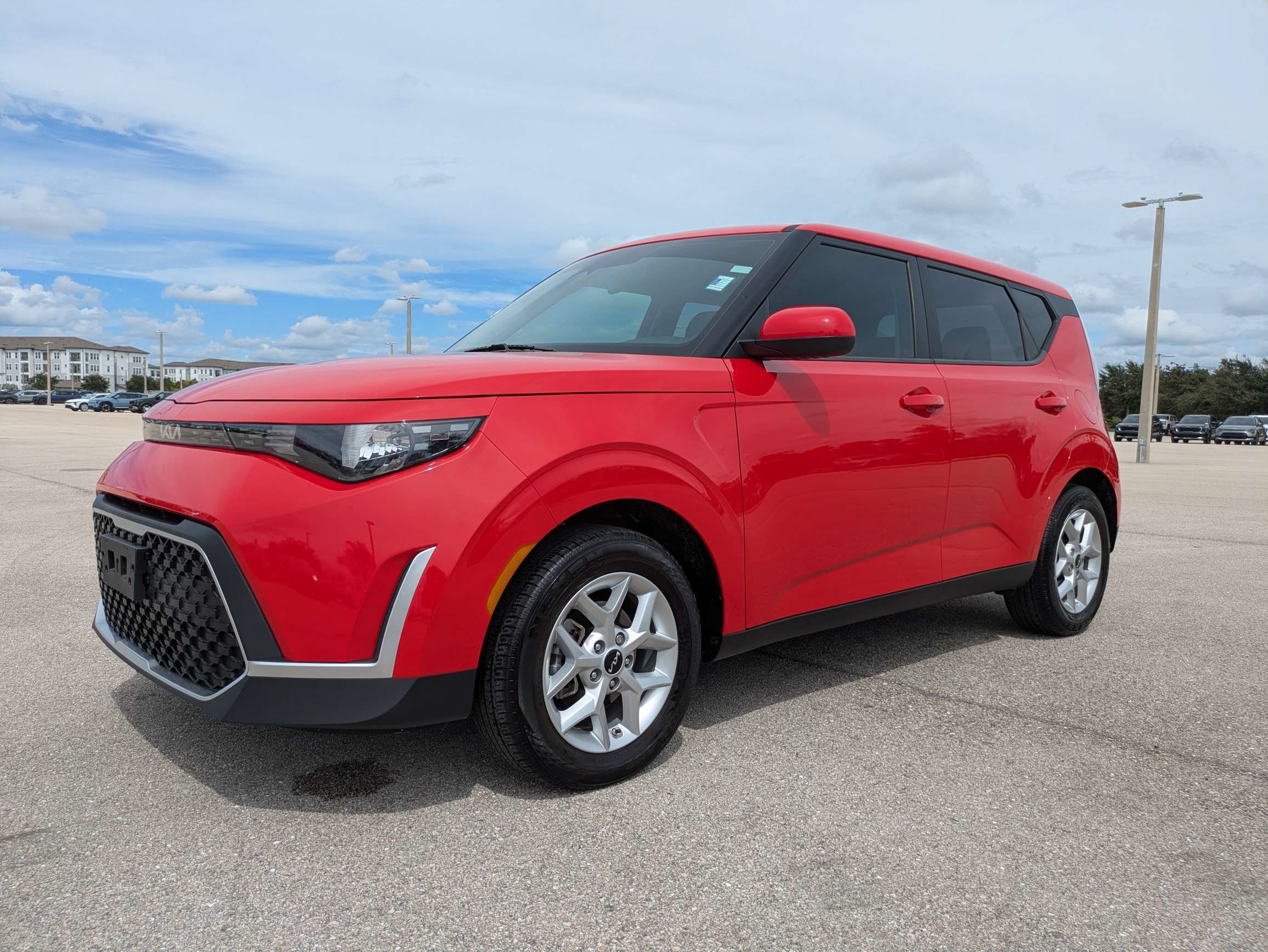 Used 2025 Inferno Red Kia LX image 8