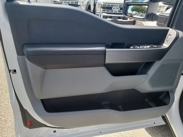 New 2026 Oxford White Ford XL image 15