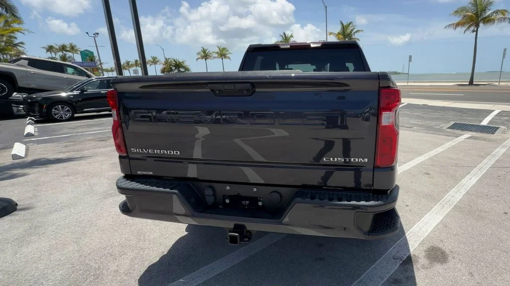 Used 2023 Gray Chevrolet Custom image 7