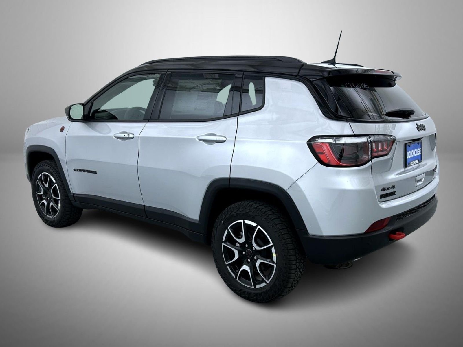 New 2026 Silver Zynith Metallic Clear-Coat Exterior Paint Jeep Trailhawk image 7