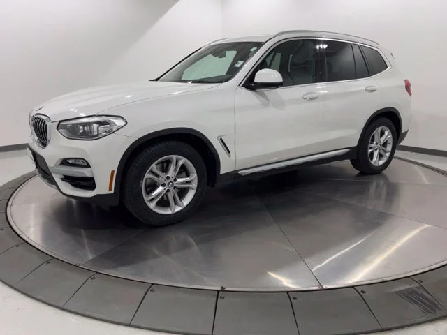 Used 2018 White BMW xDrive30i image 1