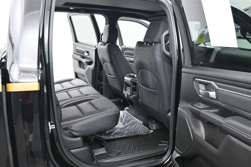 New 2026 Diamond Black Crystal Pearl-Coat Exterior Paint RAM Big Horn image 12