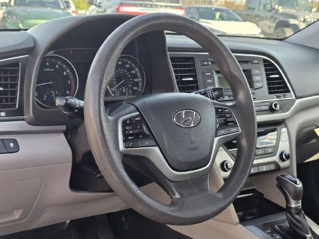 Used 2018 Symphony Silver Hyundai SE image 22