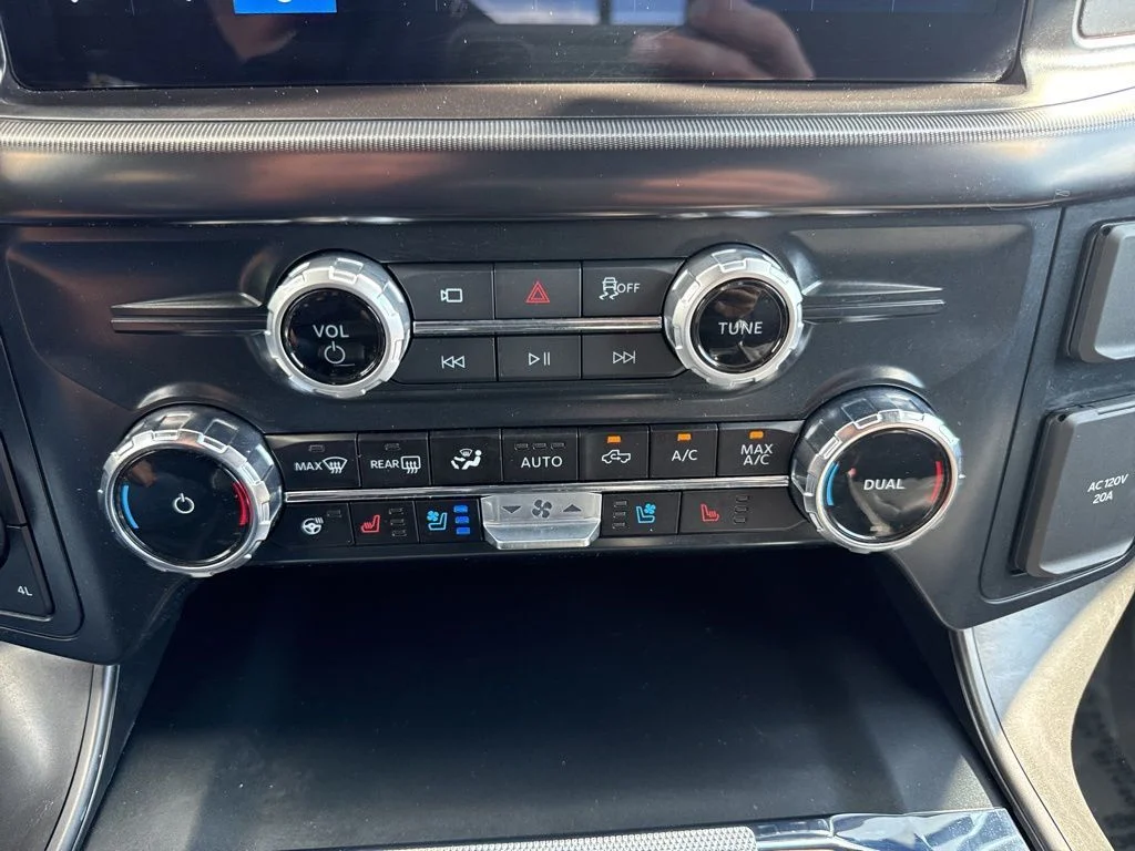 Used 2025 Black Ford Lariat image 19