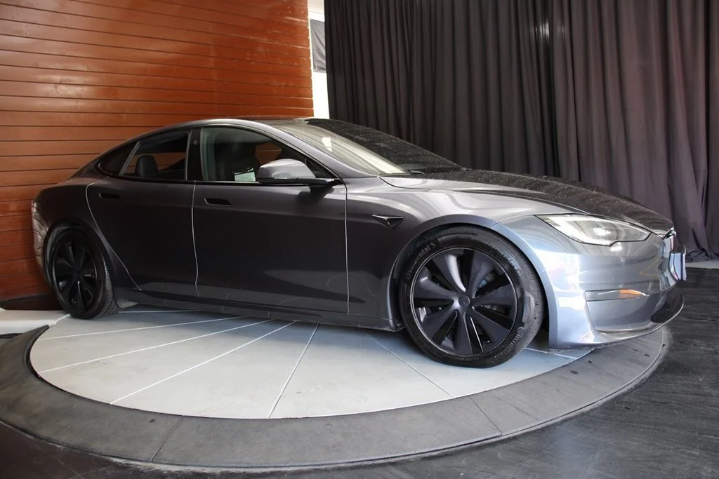 Used 2023 Solid Black Tesla Base image 17