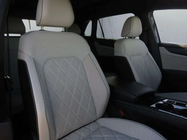 Used 2024 Platinum Gray Metallic Volkswagen 2.0T SEL Premium R-Line image 10