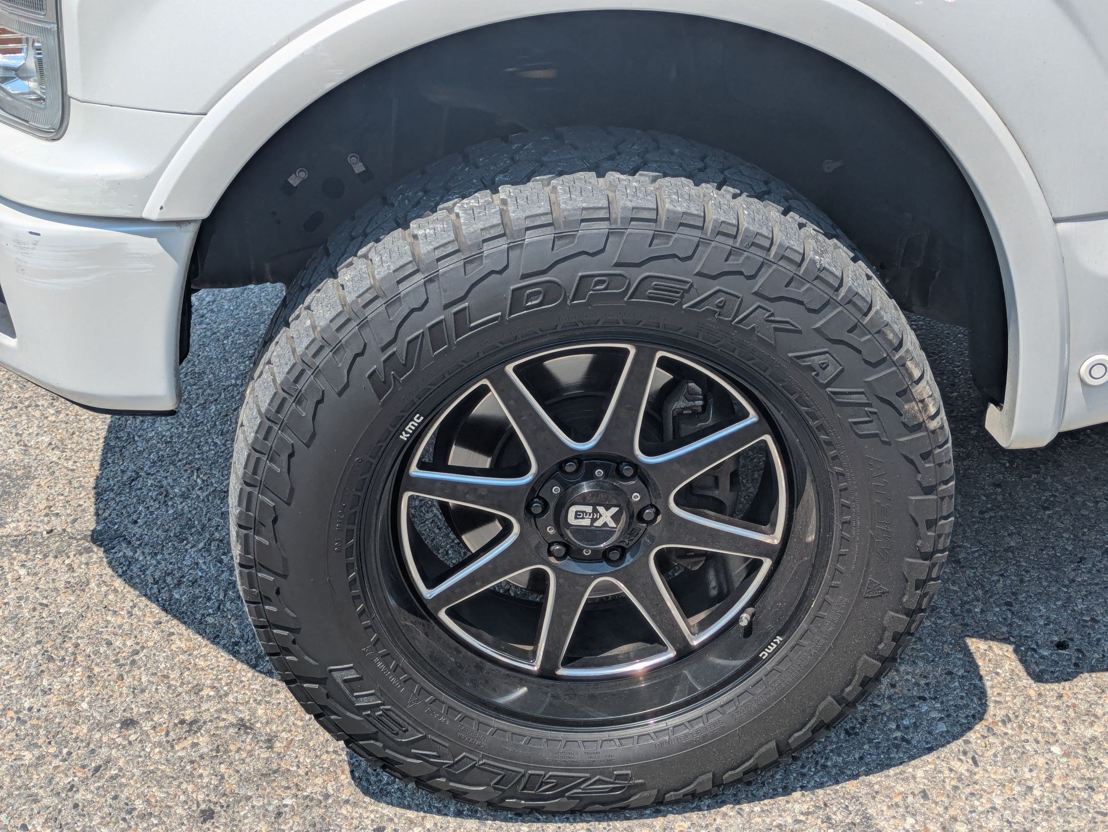 Used 2019 White Platinum Clearcoat Metallic Ford Platinum image 11