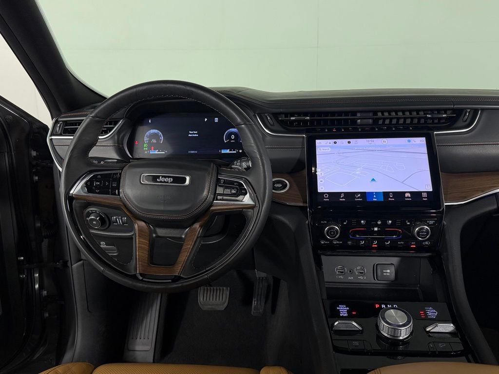 Used 2024 Gray Jeep Summit image 15