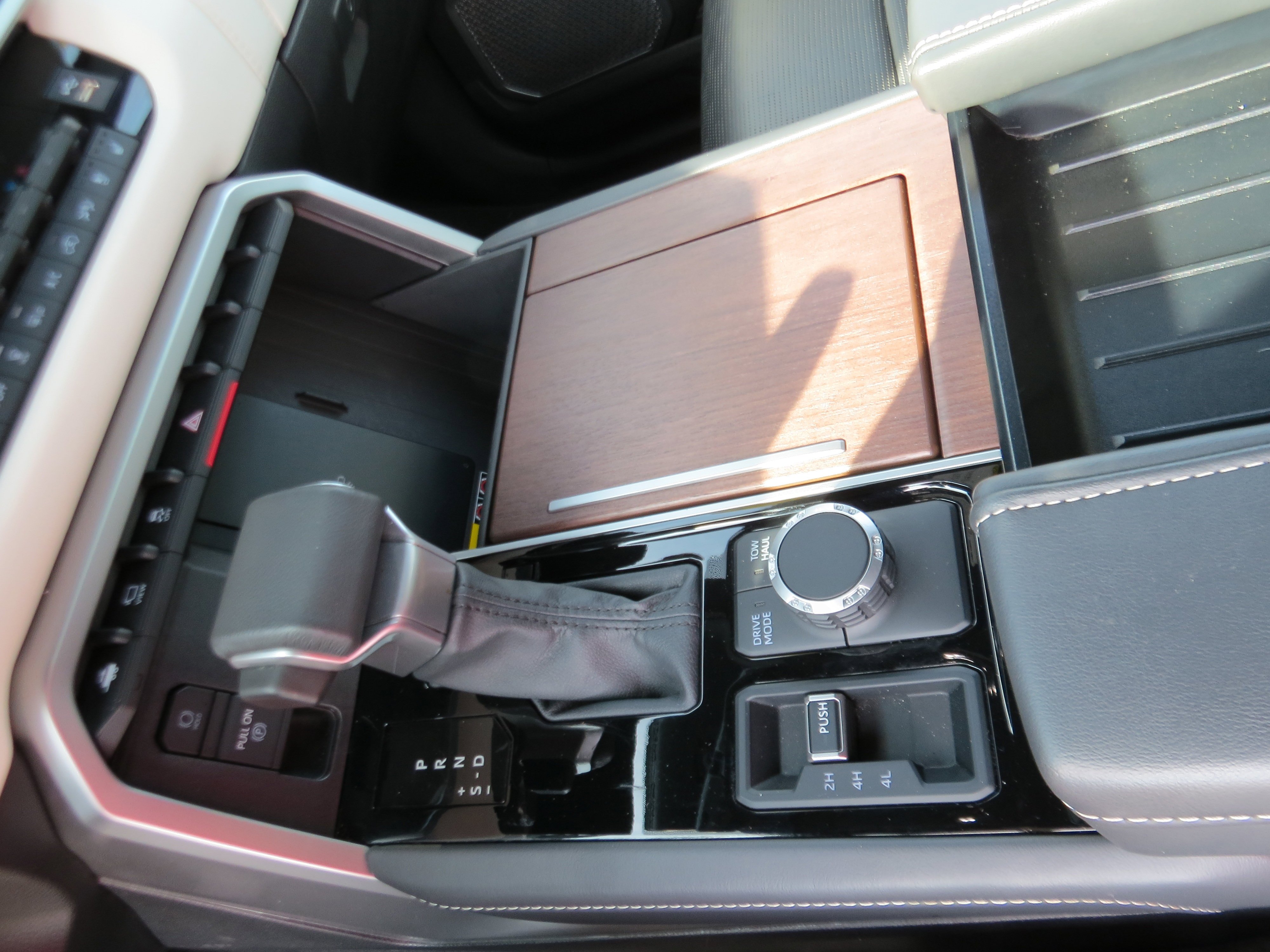 Used 2025  Toyota SR5 image 19