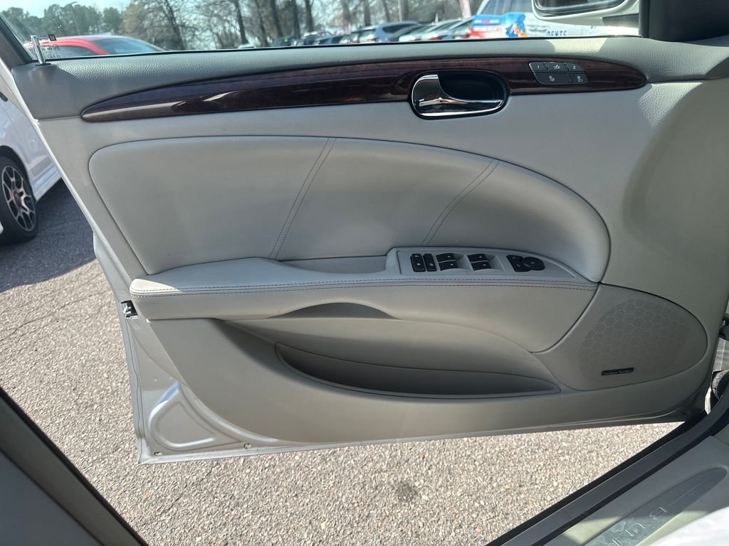 Used 2010 Silver Buick CXL Premium image 29