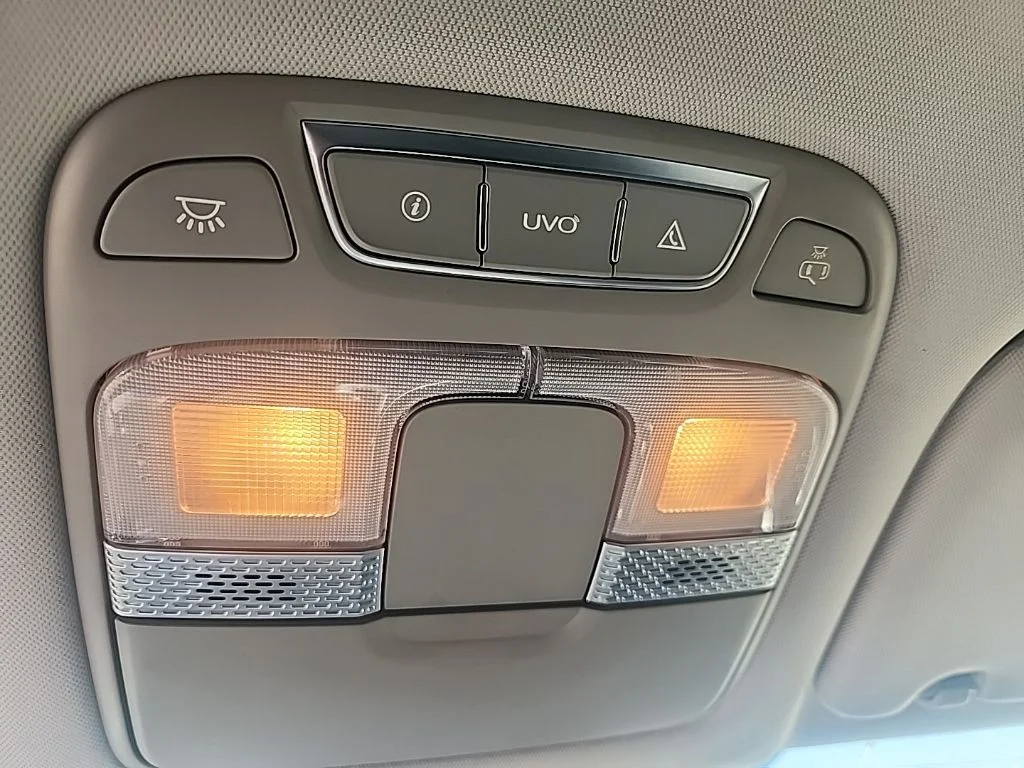 Used 2020 Purple Kia LX image 24